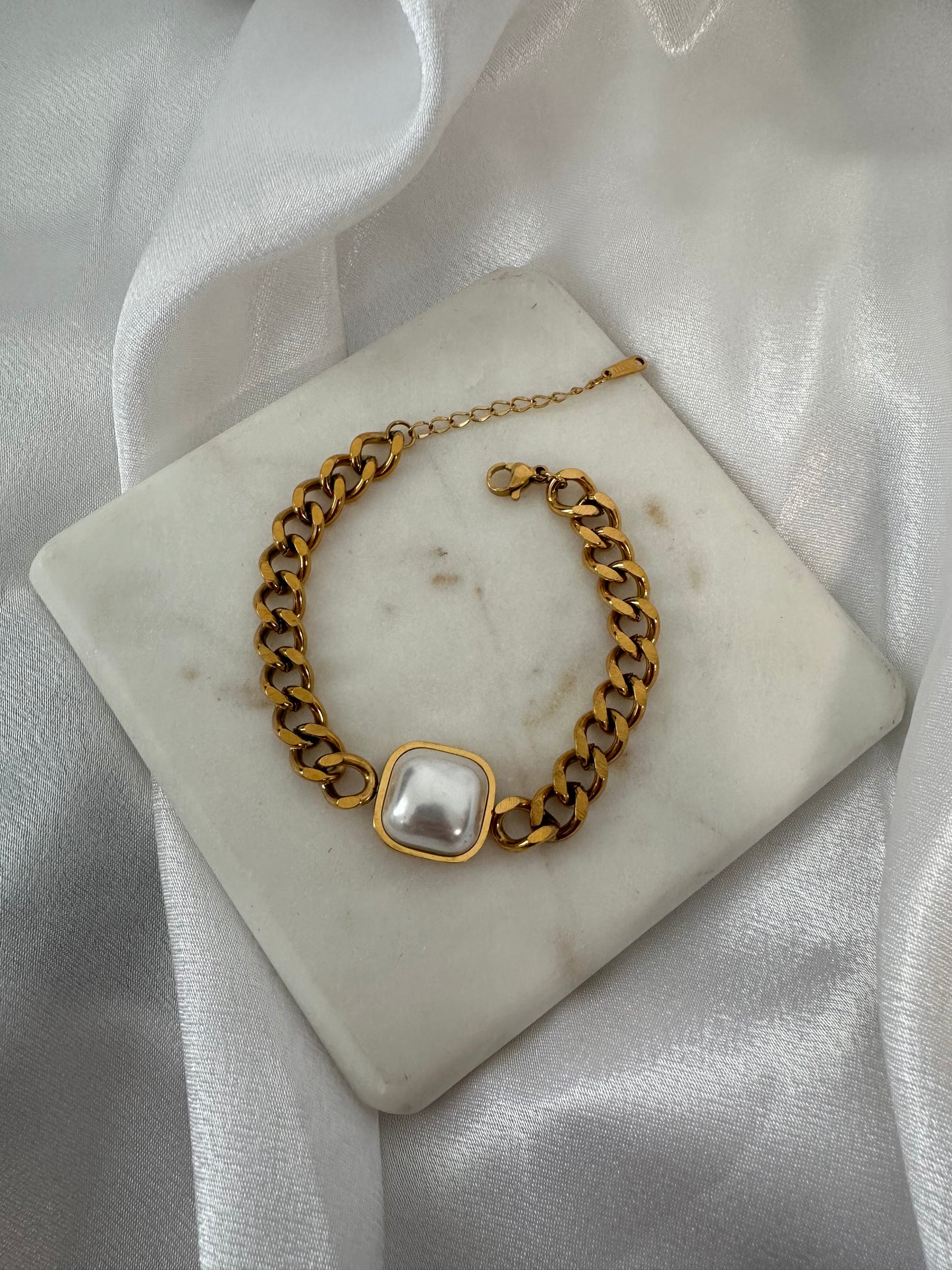 Golden Pearl Bracelet