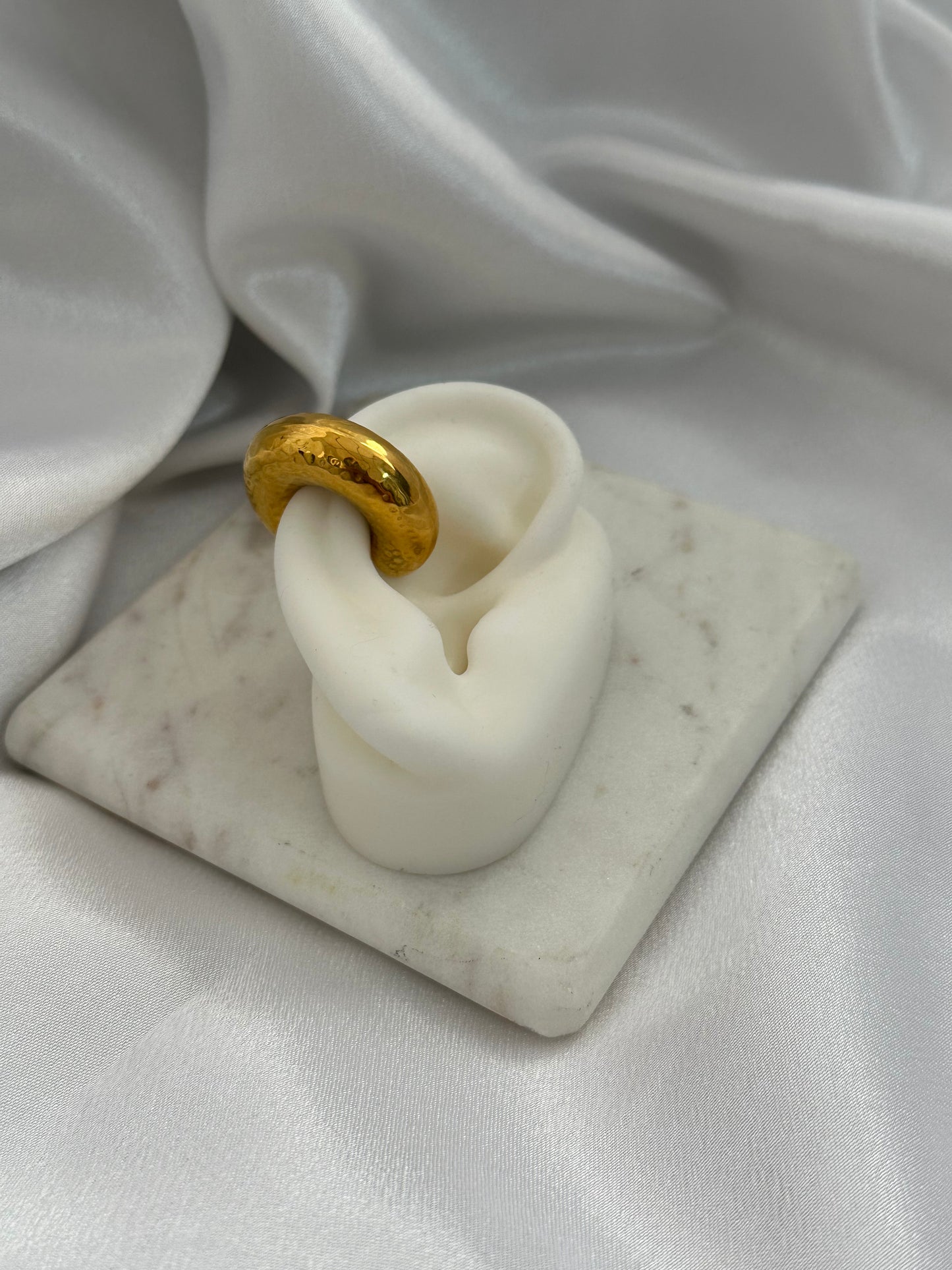 Hammered Gold Earcuff
